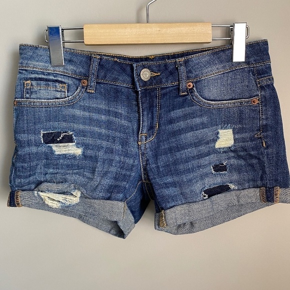 Aeropostale Midi Women's Denim Rolled Hem‎ Ripped Jean Shorts Size 2 - Picture 1 of 12
